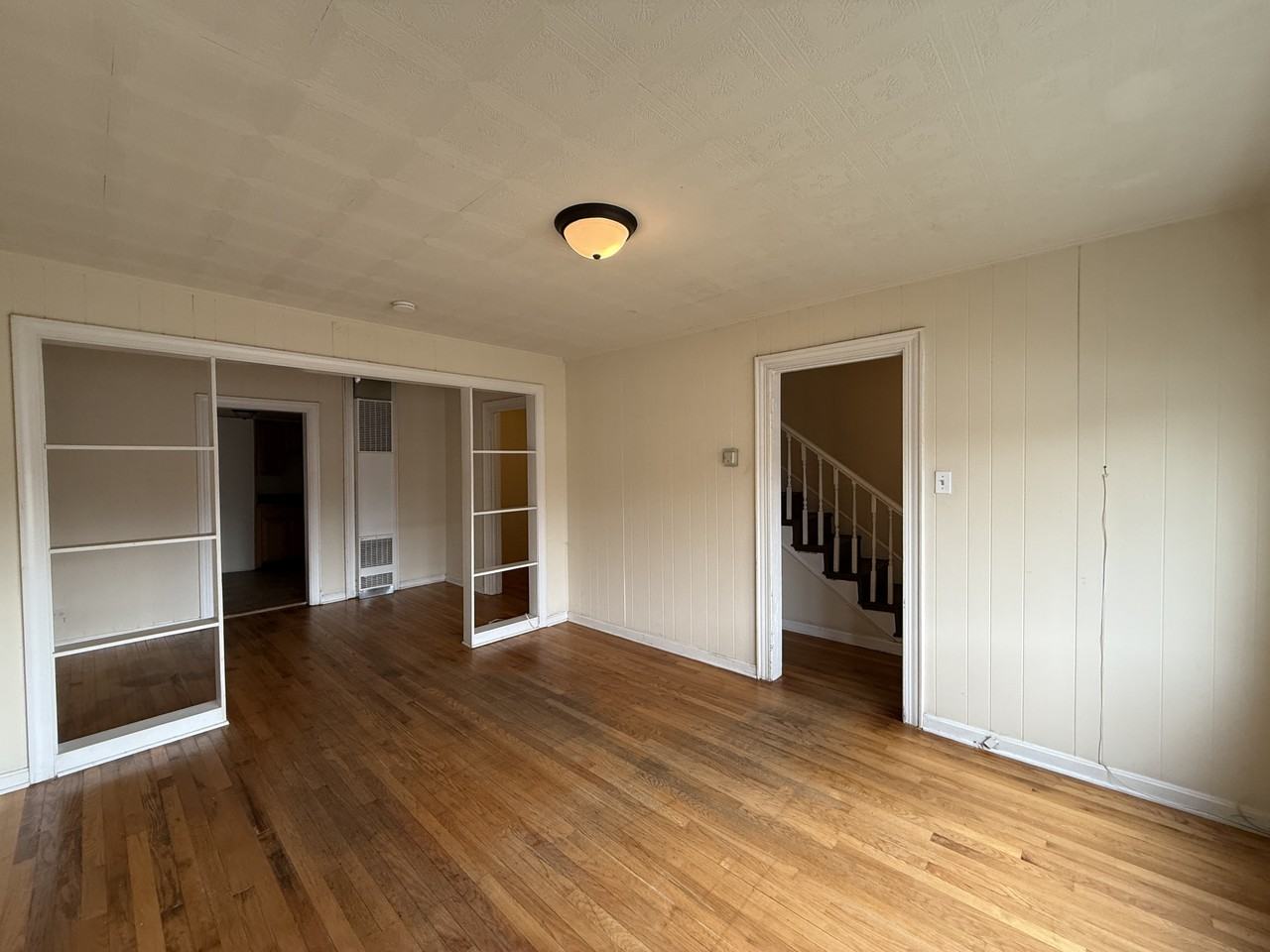 107 Lafayette Boulevard - Photo 2 of 20