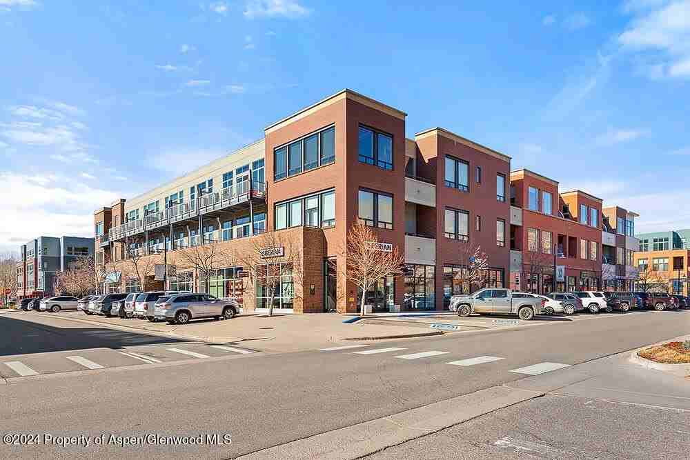 361 Robinson St Unit 326 #326 - Photo 2 of 17