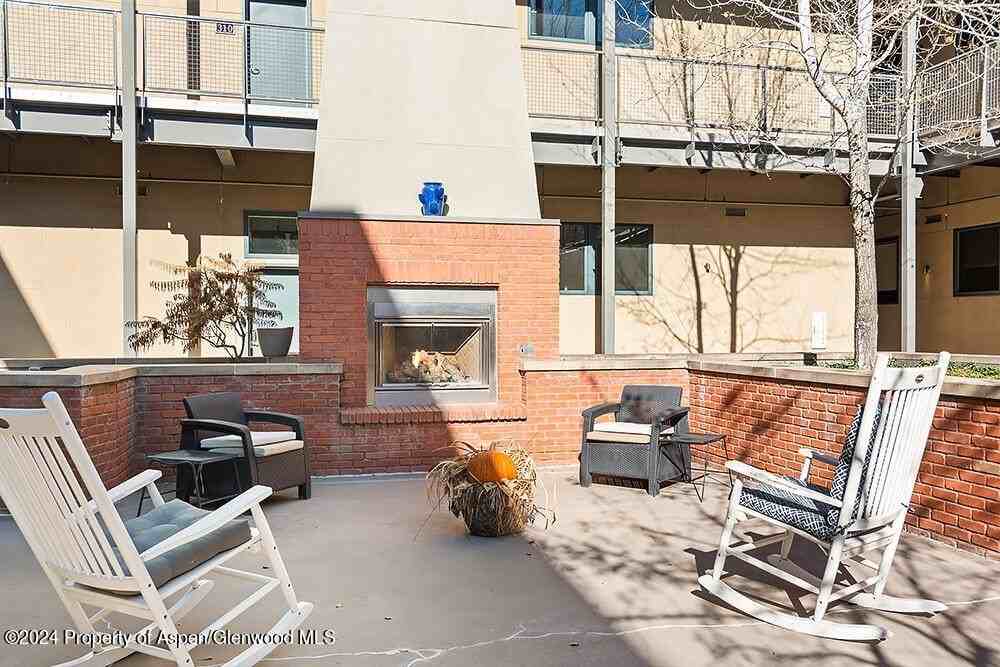 361 Robinson St Unit 326 #326 - Photo 6 of 17