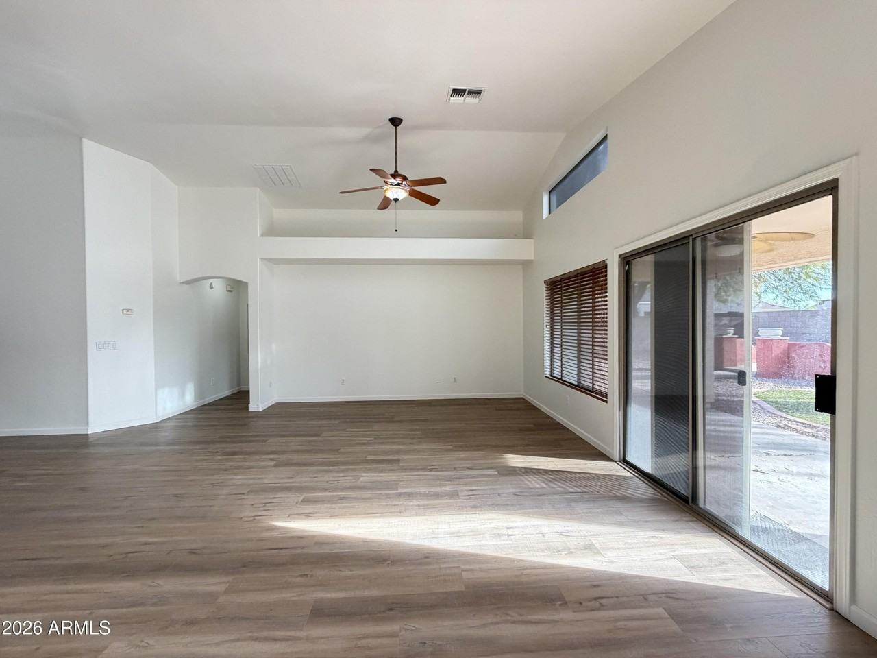 12474 S 175th Ave - Photo 7 of 33