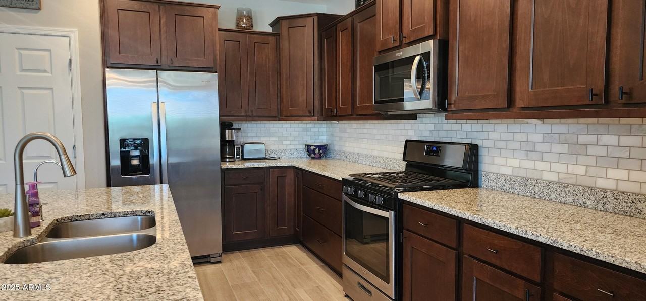 18903 N 261st Dr - Photo 7 of 21