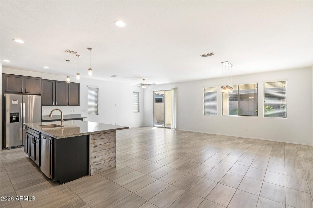 22457 E Duncan St - Photo 5 of 29