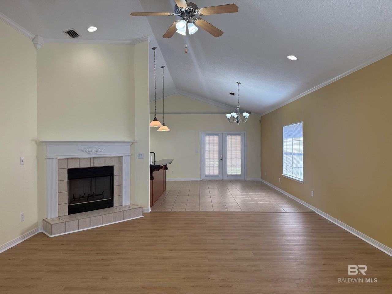 21550 Palmer Ct - Photo 3 of 28