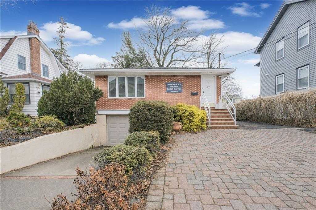 107 Nelson Ave - Photo 2 of 28