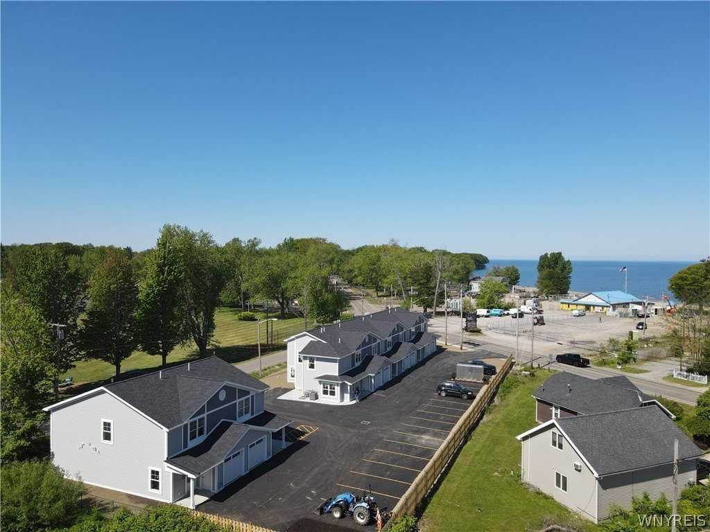 8987 Iroquois St - Photo 4 of 23