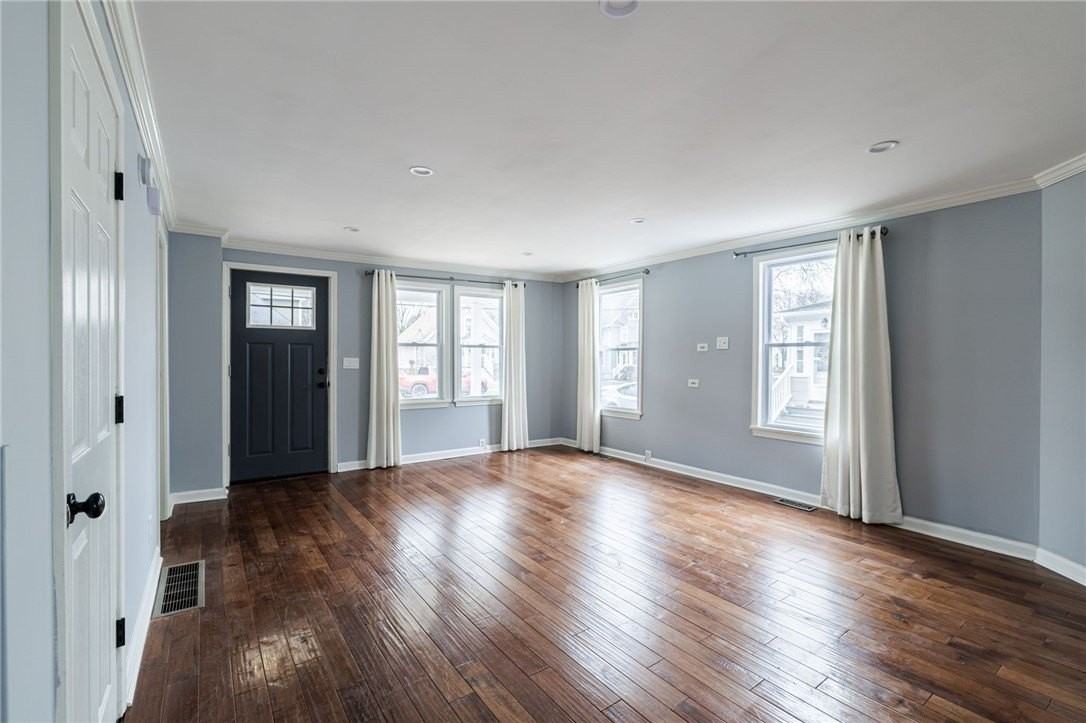 7 Beardsley St - Photo 5 of 26