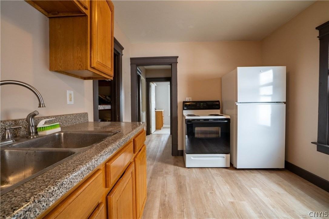 208 E Clark St Unit 2 - Photo 4 of 20