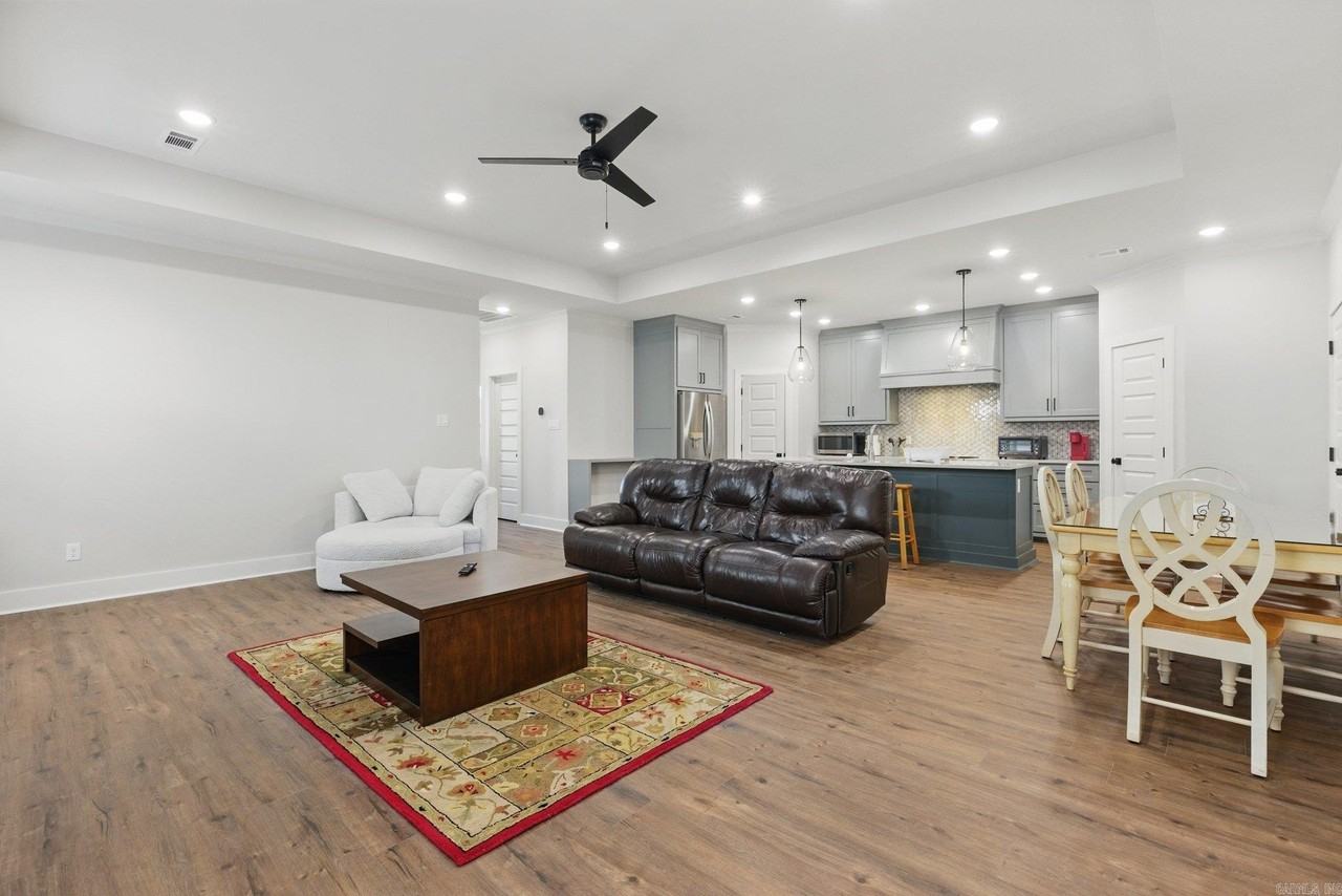 117 Edgewood Cir - Photo 4 of 30