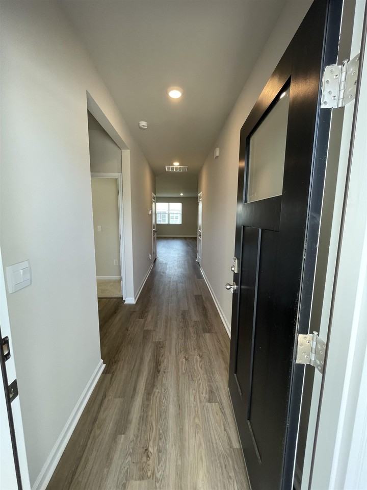 5175 Yellowstone Dr - Photo 4 of 24