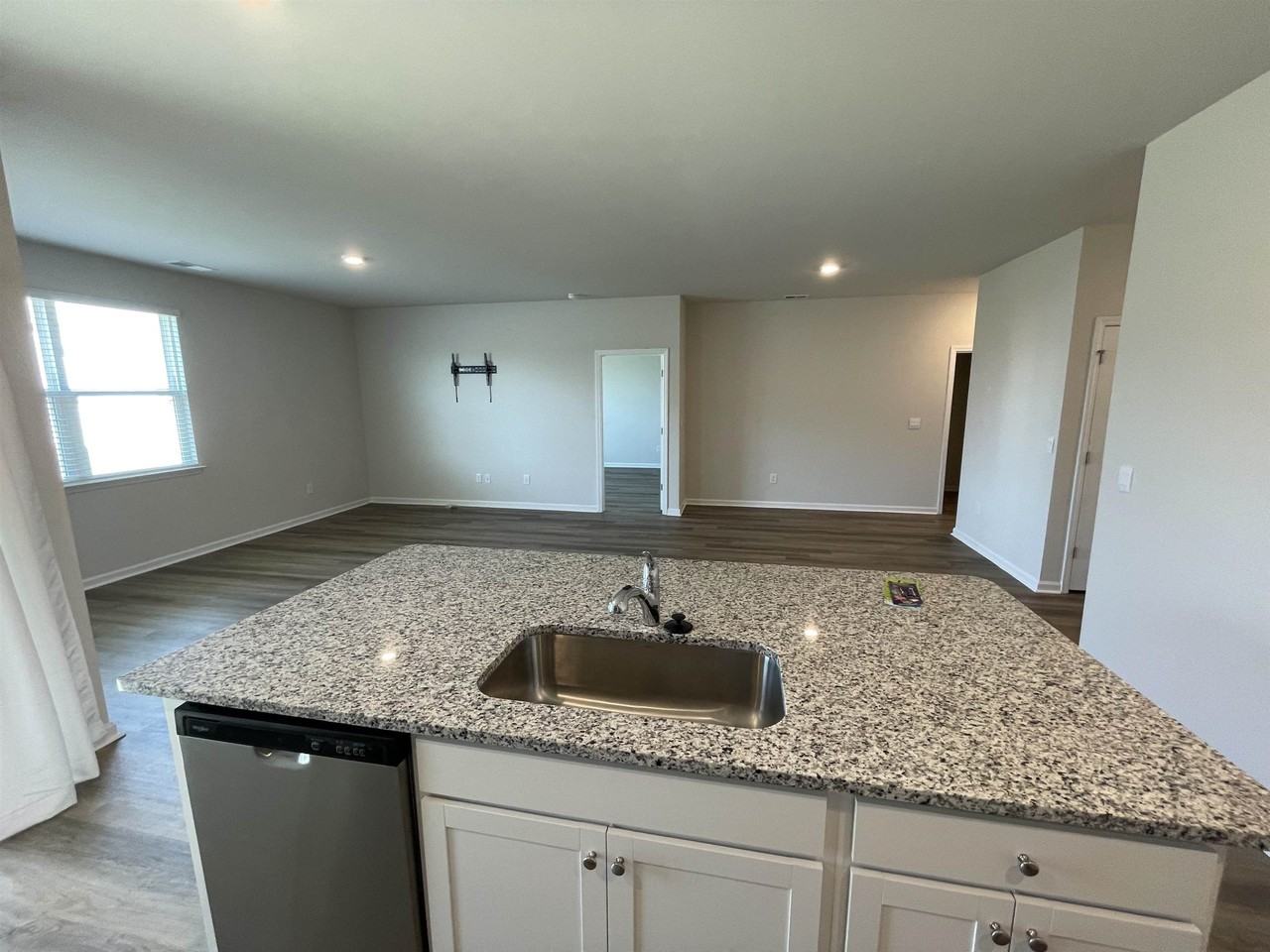 5175 Yellowstone Dr - Photo 7 of 24