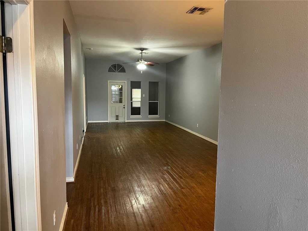 13656 Teague Ln Apt 27 - Photo 2 of 12