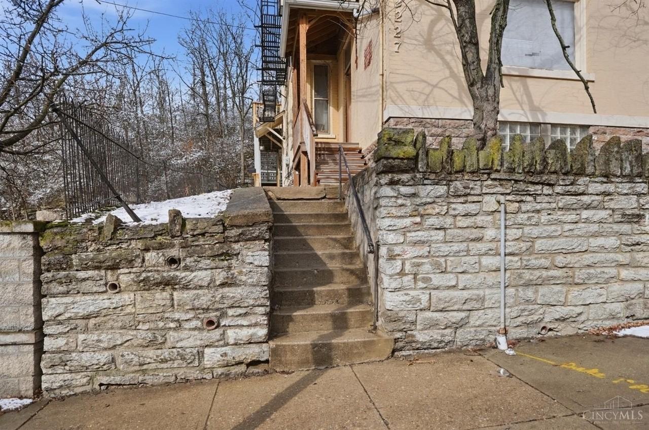 2227 Wheeler St #1 - Photo 5 of 31