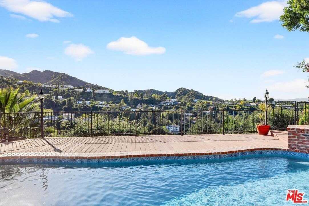 3713 Dellvale Pl - Photo 4 of 50