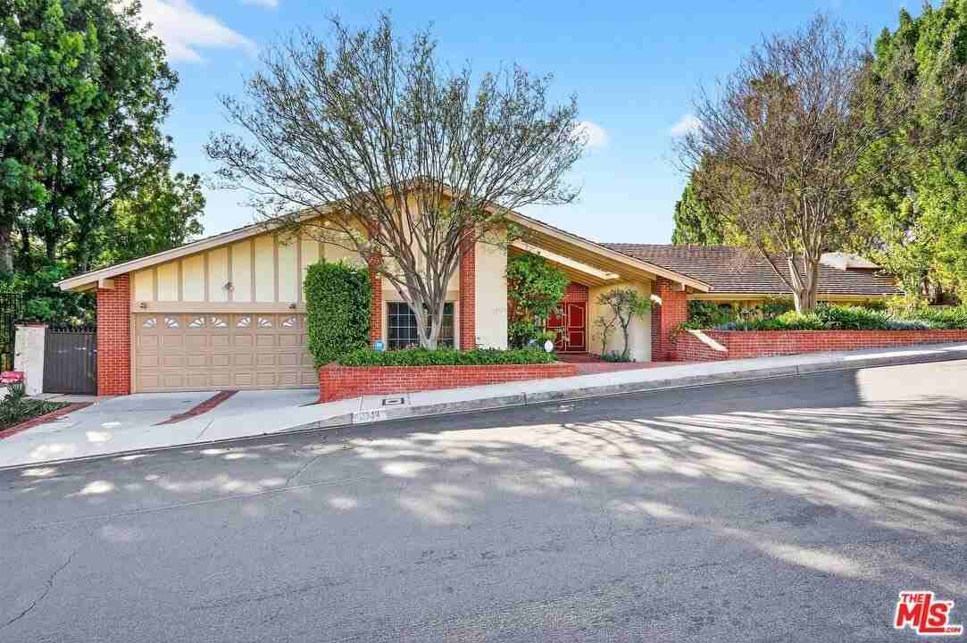 3713 Dellvale Pl - Photo 5 of 50