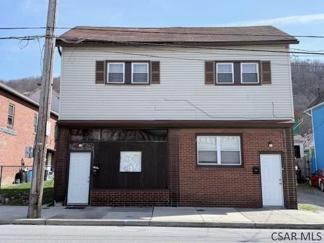 830 Railroad St - Photo 6 of 7