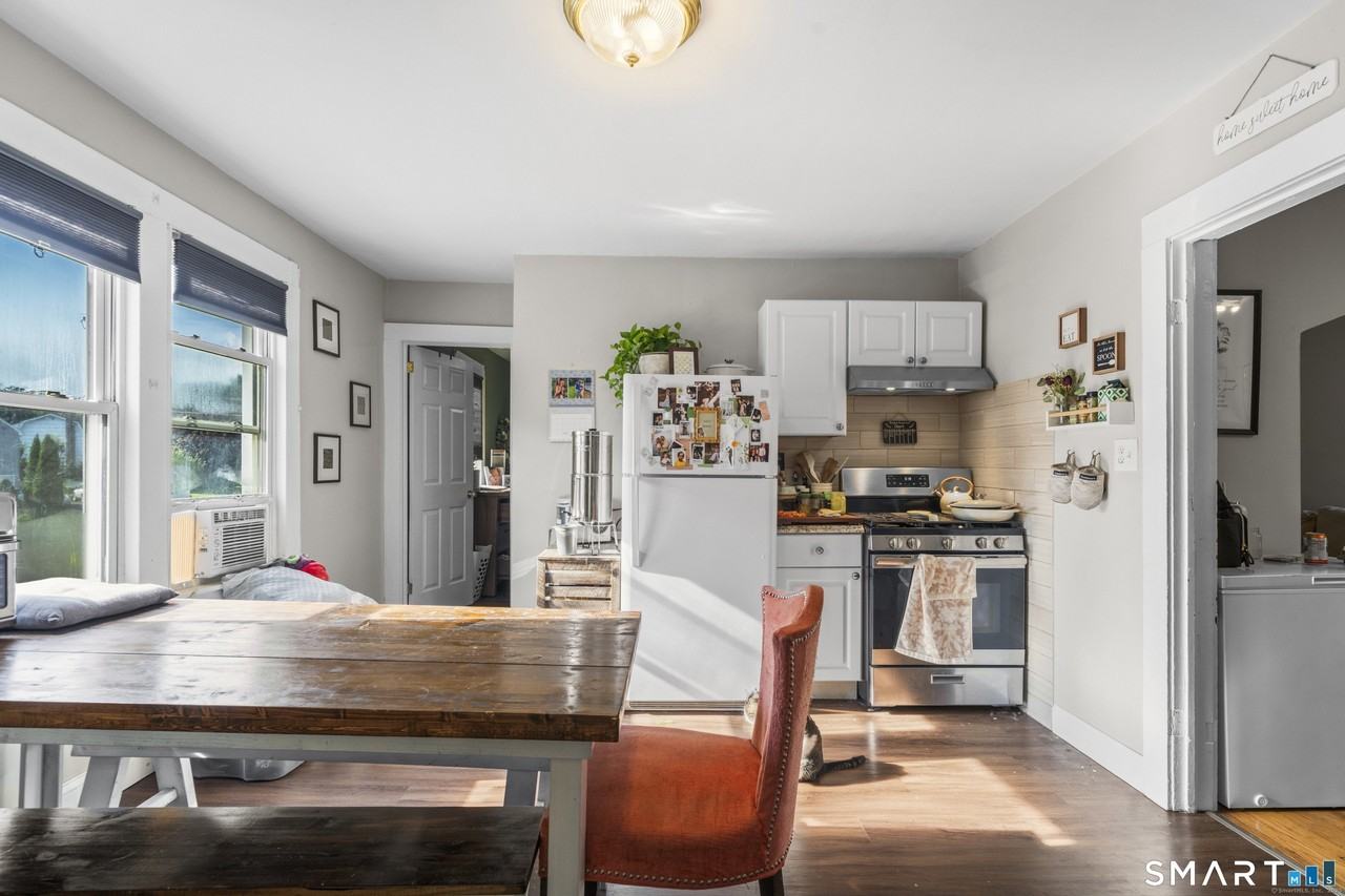 383 Davis St Apt 2 - Photo 3 of 23