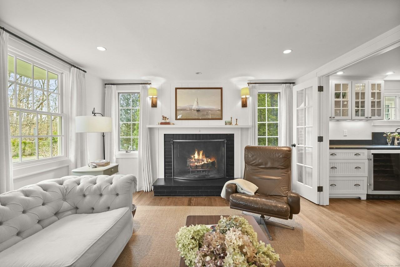 104 Roton Ave - Photo 5 of 40