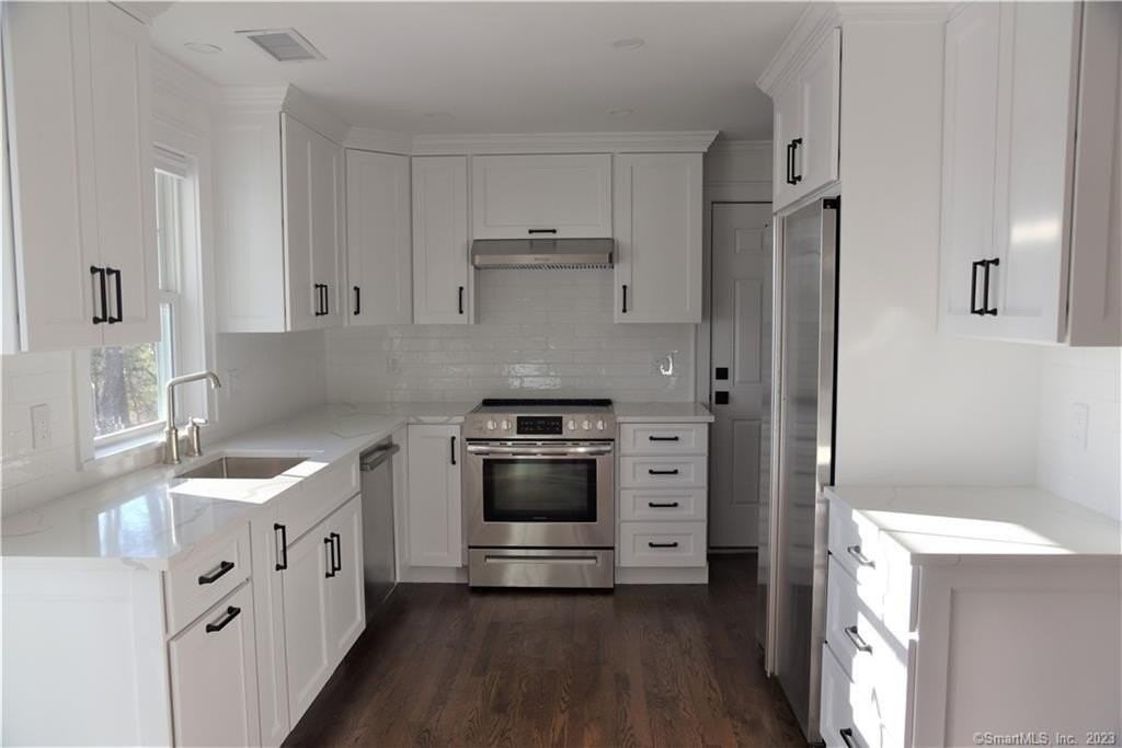 32 Deer Hill Rd - Photo 6 of 23