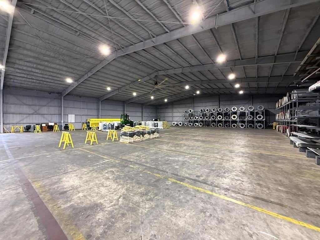 301 Gundy Ln - Photo 4 of 17