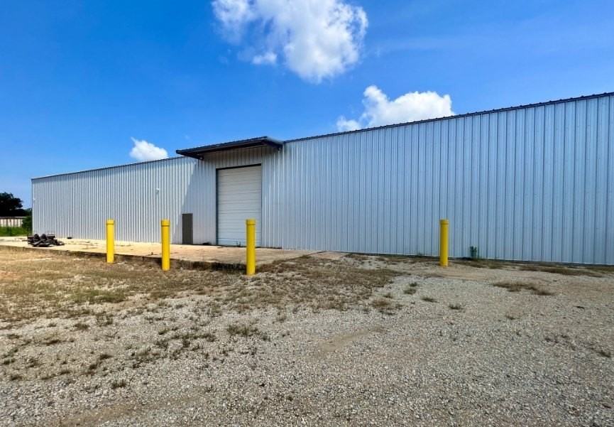 301 Gundy Ln - Photo 6 of 17