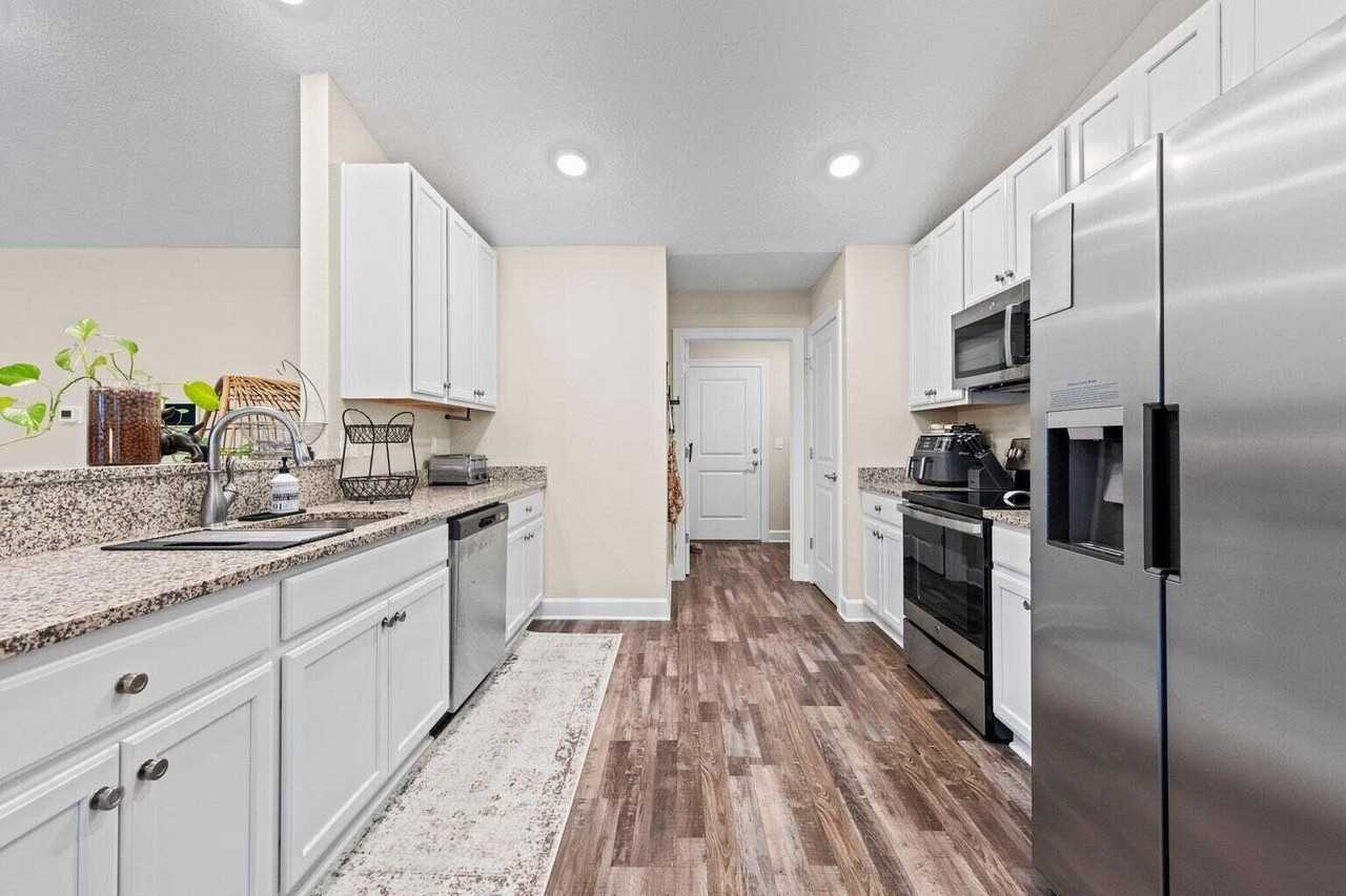 2784 Keats Drive - Photo 7 of 17