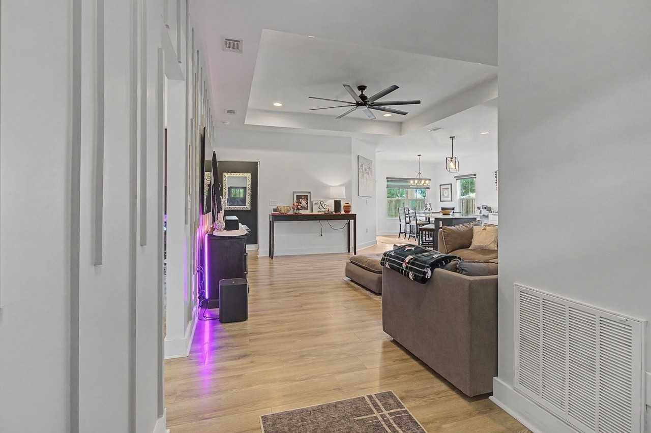 197 W 1st Avenue - Photo 4 of 31