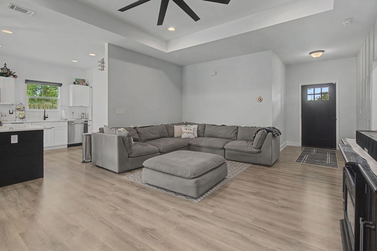 197 W 1st Avenue - Photo 6 of 31