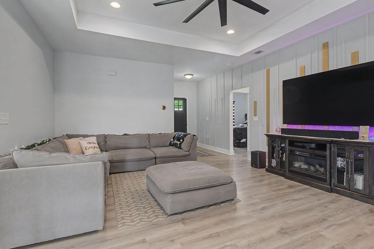 197 W 1st Avenue - Photo 7 of 31