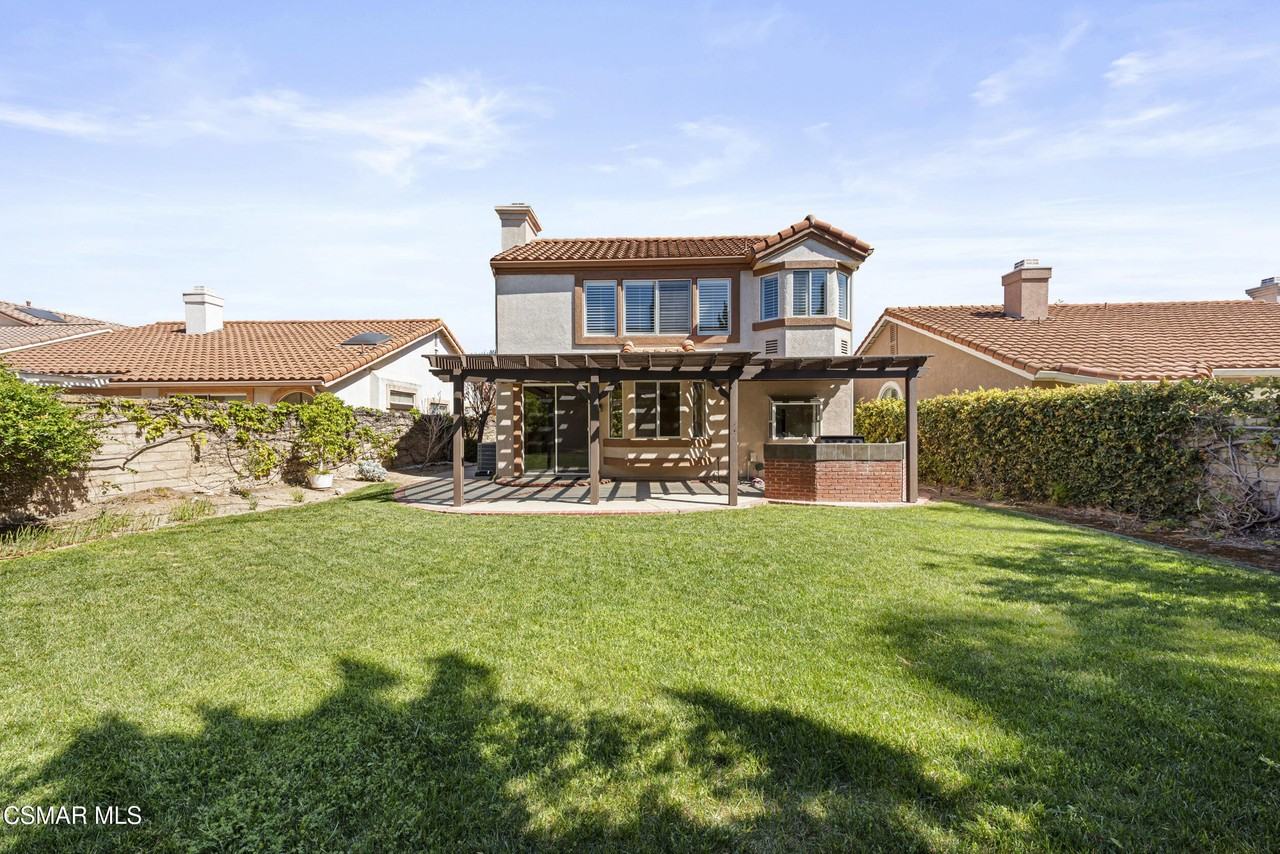 1811 Fox Springs Circle - Photo 3 of 40