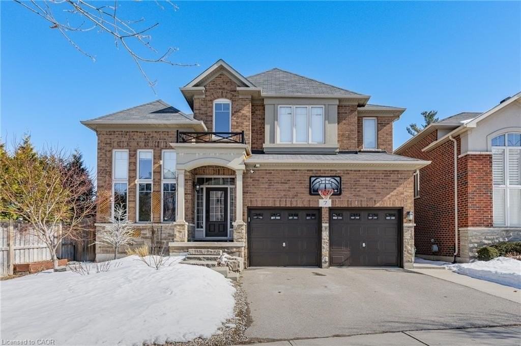 7 South Creek Drive Lower - Photo 2 of 36