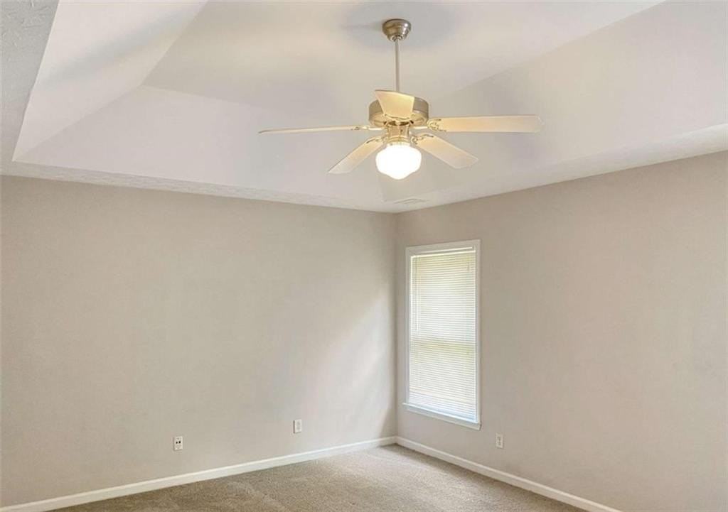 2550 Plymouth Way - Photo 5 of 10