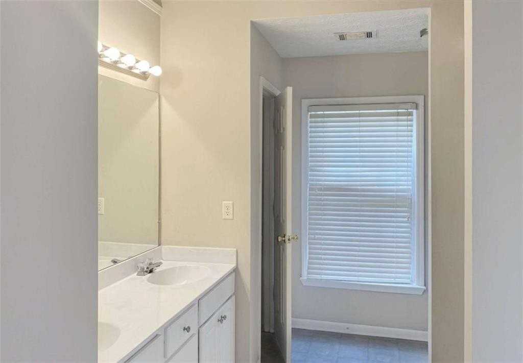 2550 Plymouth Way - Photo 6 of 10