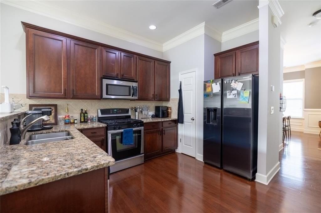 2028 Cobblestone Cir Ne - Photo 4 of 31