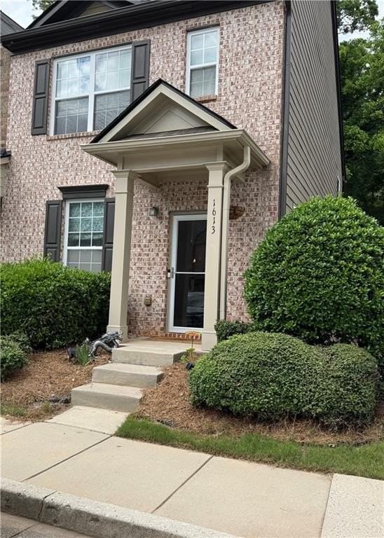 1613 Bayrose Cir - Photo 2 of 15