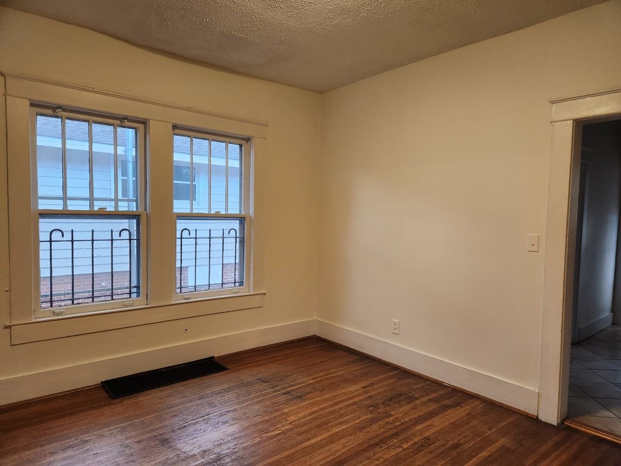 416 10th Avenue South - Photo 4 of 16