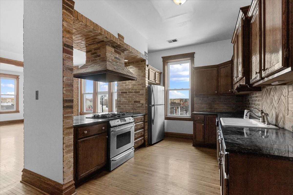 3401 W Armitage Ave #3E - Photo 2 of 10