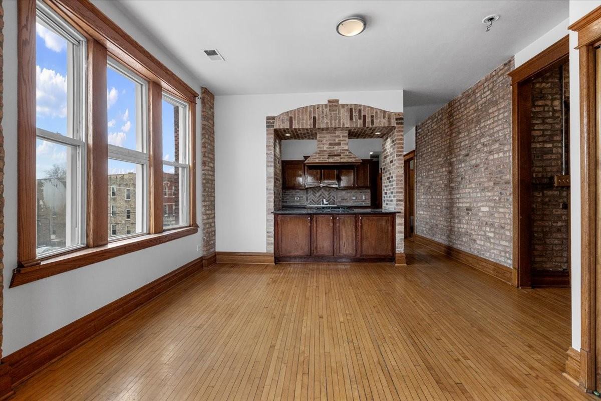 3401 W Armitage Ave #3E - Photo 4 of 10