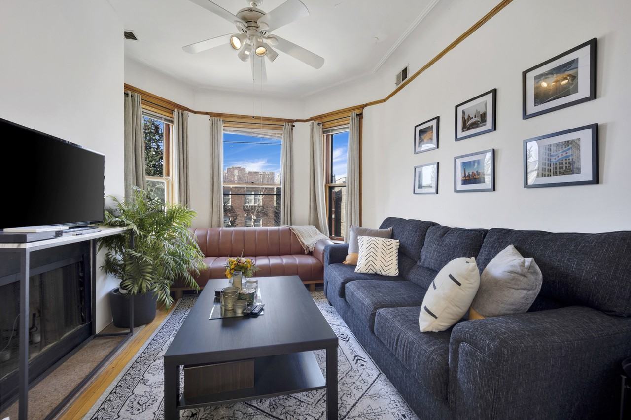 3135 N Clifton Ave #2 - Photo 4 of 16