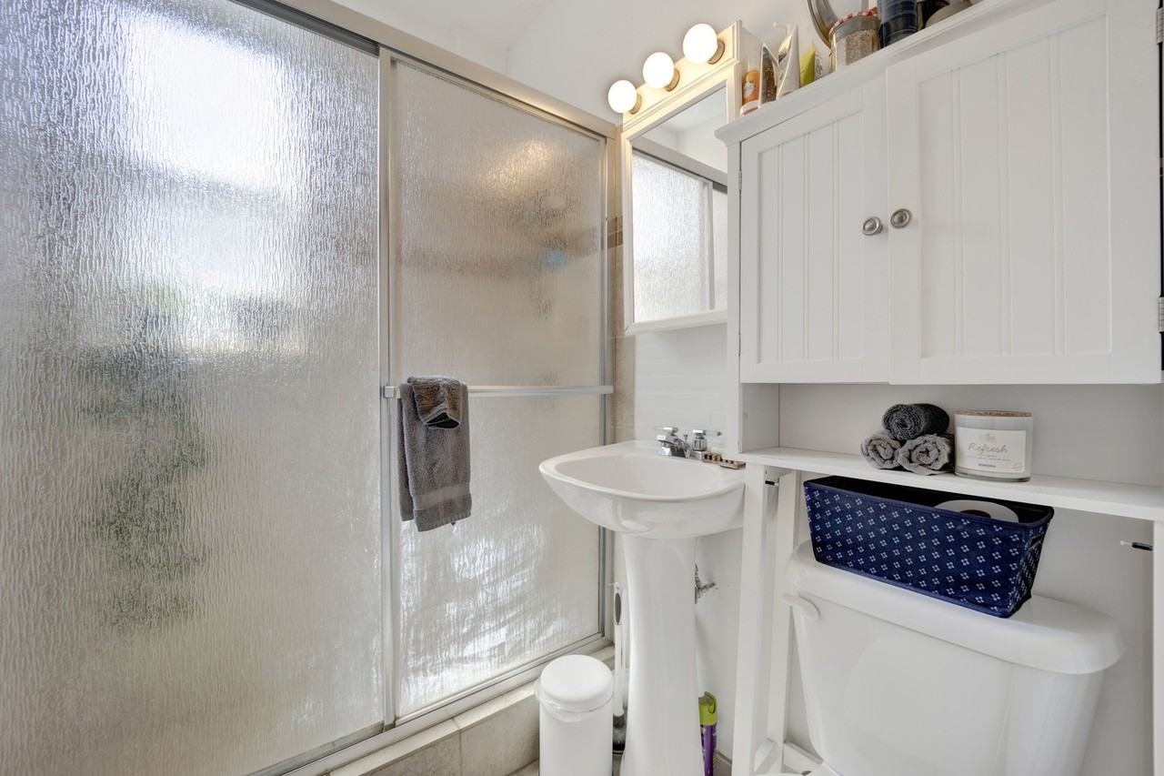 3135 N Clifton Ave #2 - Photo 6 of 16