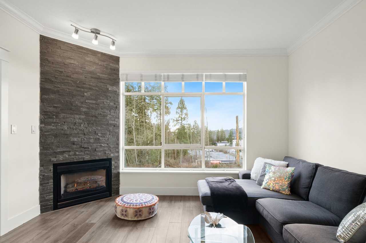 630 Roche Point Drive #317 - Photo 2 of 18