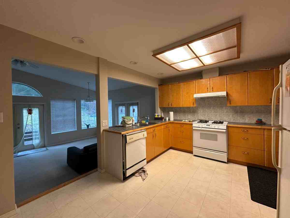 3040 Armada Street - Photo 7 of 17