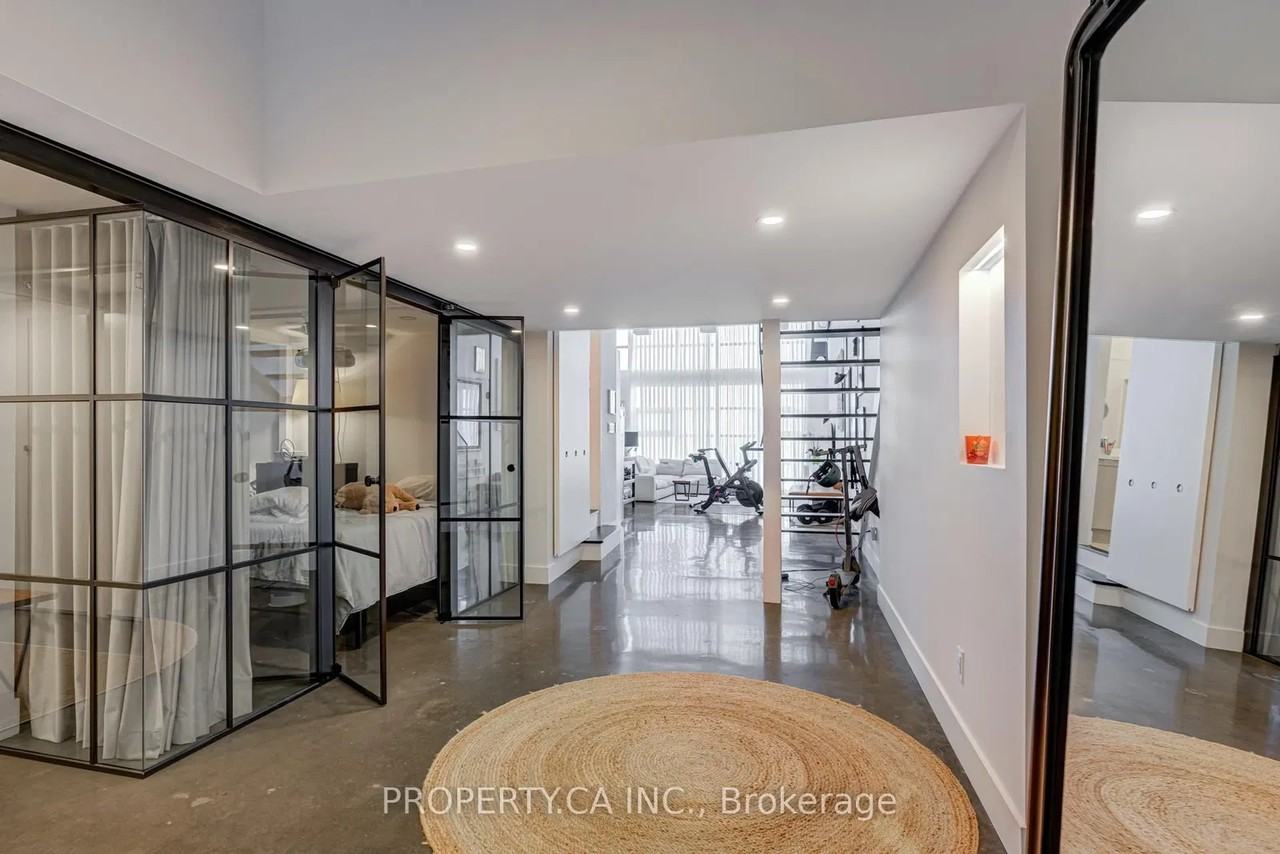 90 Sumach Street - Photo 3 of 19