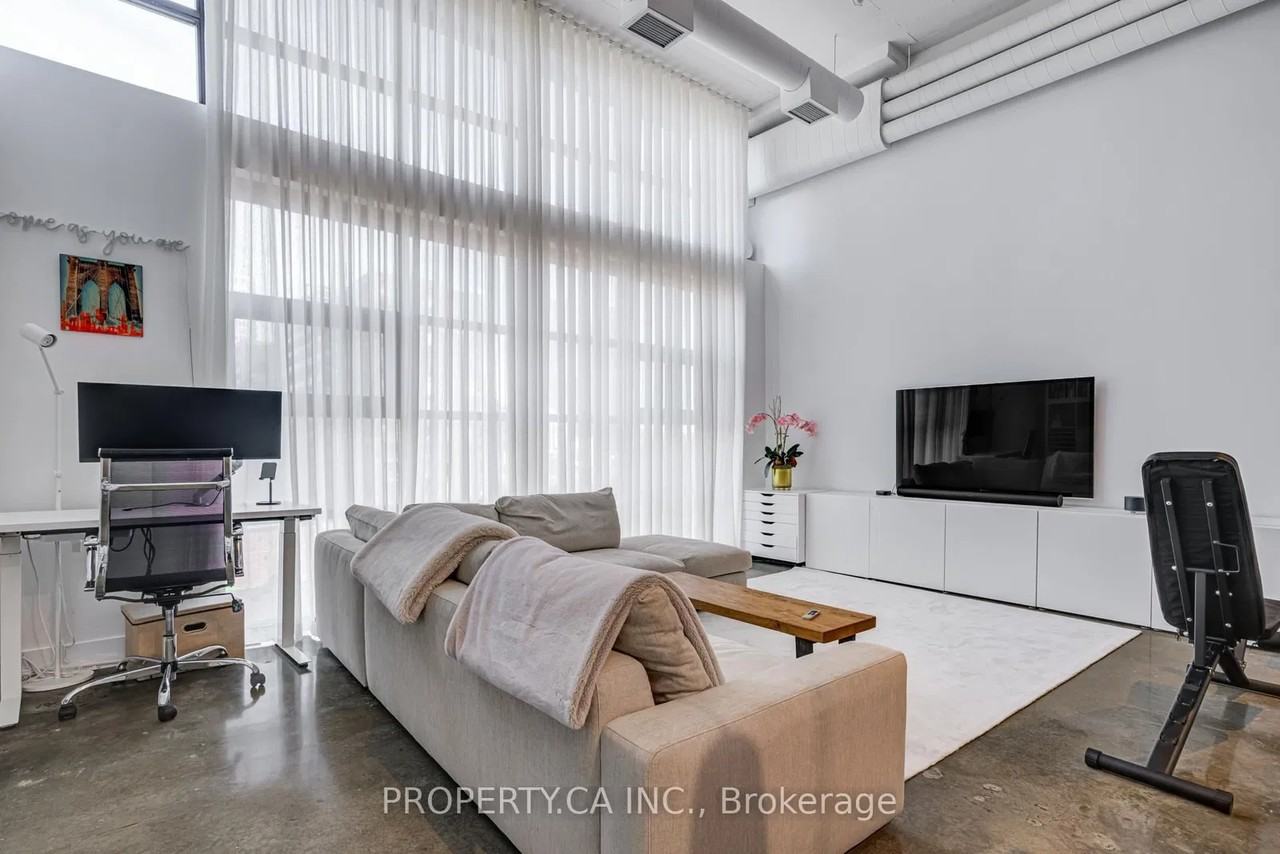 90 Sumach Street - Photo 4 of 19