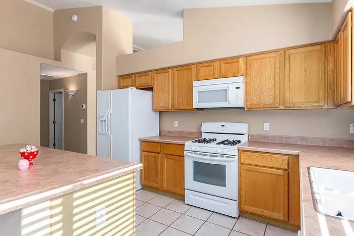 11087 North Desert Flower Drive - Photo 2 of 25