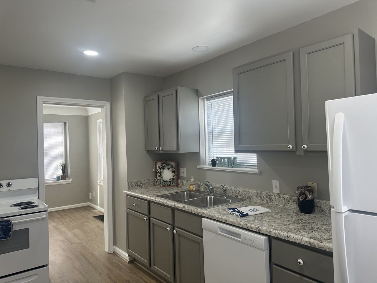 4038 Lyman Ave - Photo 6 of 20