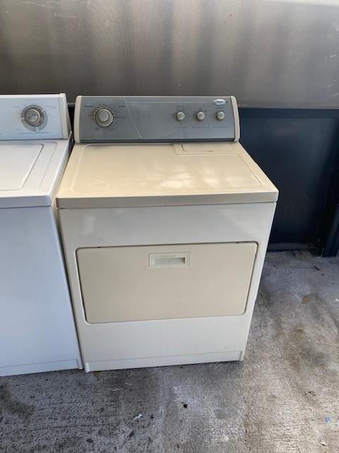 3573 Nw 111th Ter - Photo 2 of 21