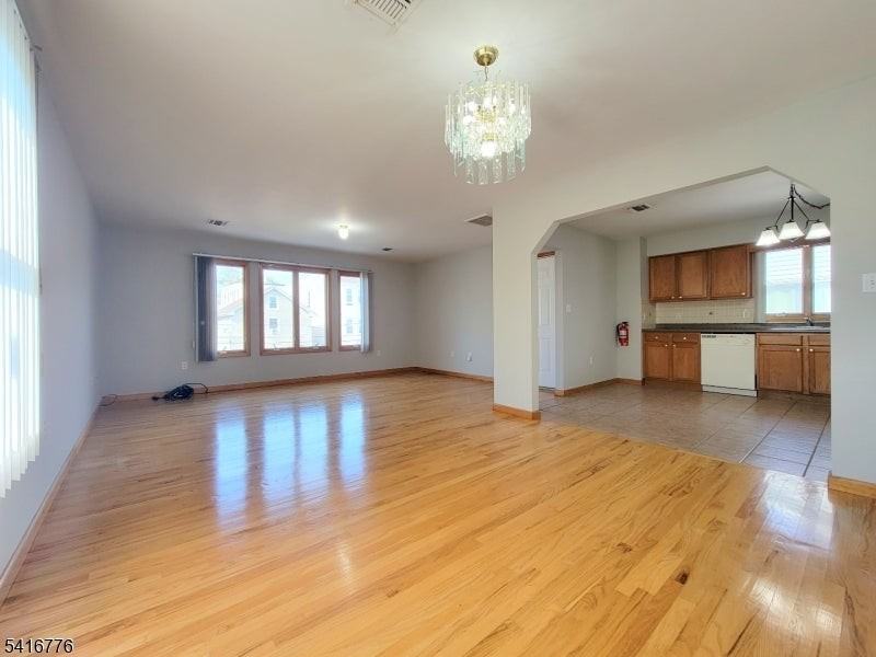 430 Elm St - Photo 5 of 14