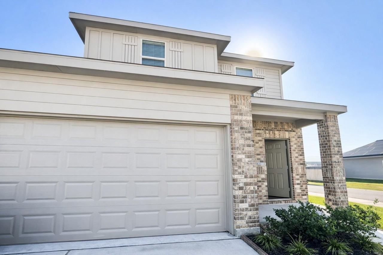 1739 Royal Rim Dr - Photo 2 of 20