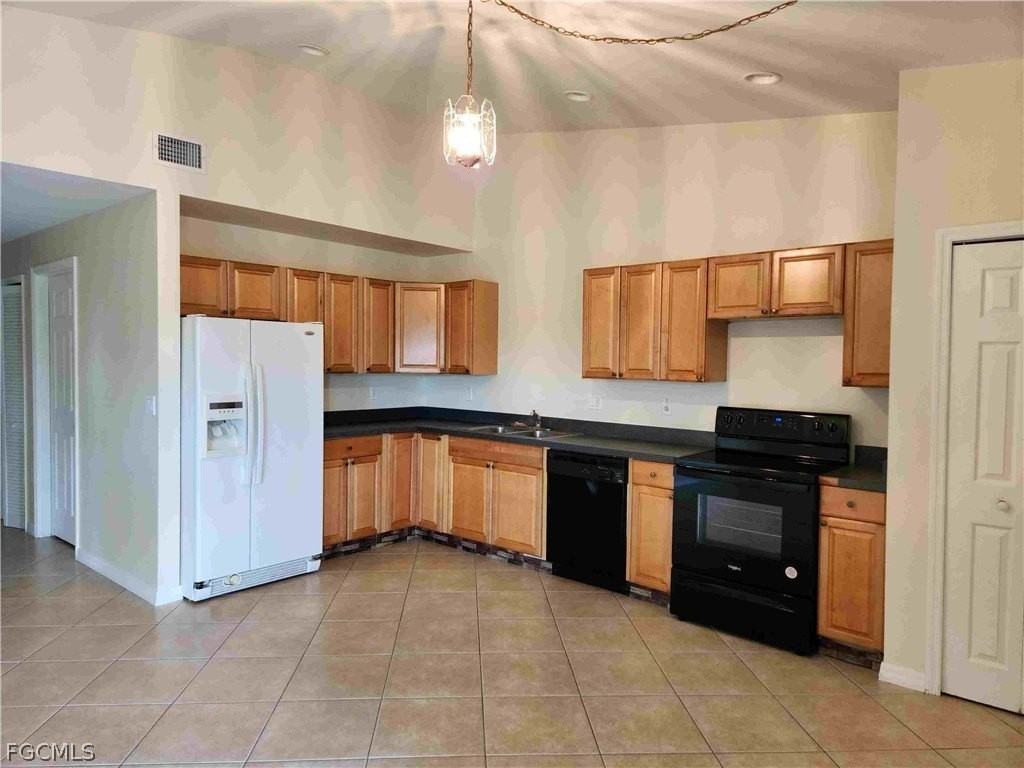 2120 Snead Dr - Photo 5 of 22