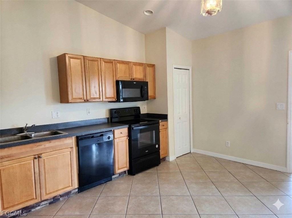 2120 Snead Dr - Photo 6 of 22